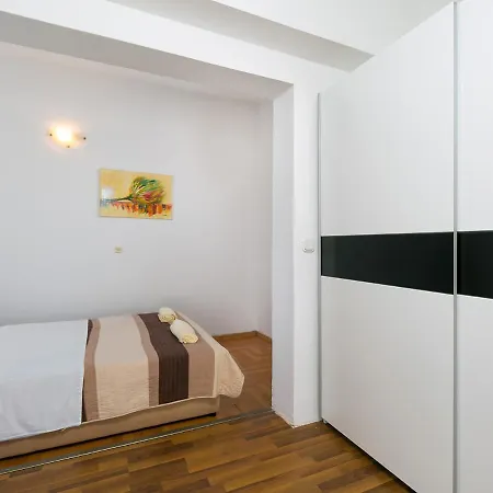 Parentium Apartment